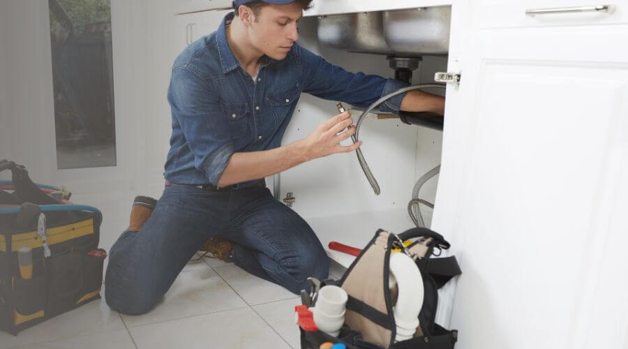 Expert burst pipe repair services in Kettleman City, CA